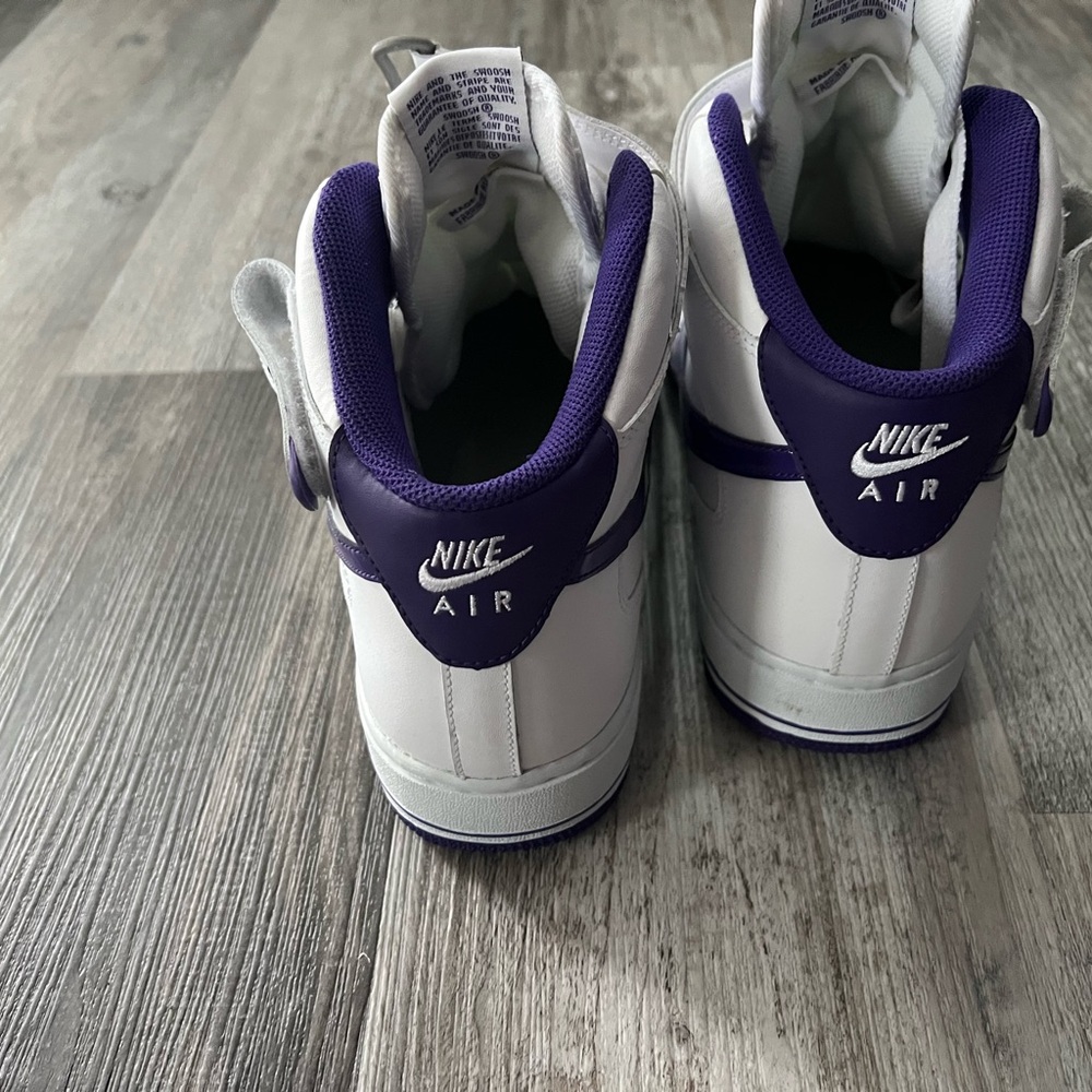 Nike Air Force 1 Mens Sneakers White and Purple - Picture 6 of 8